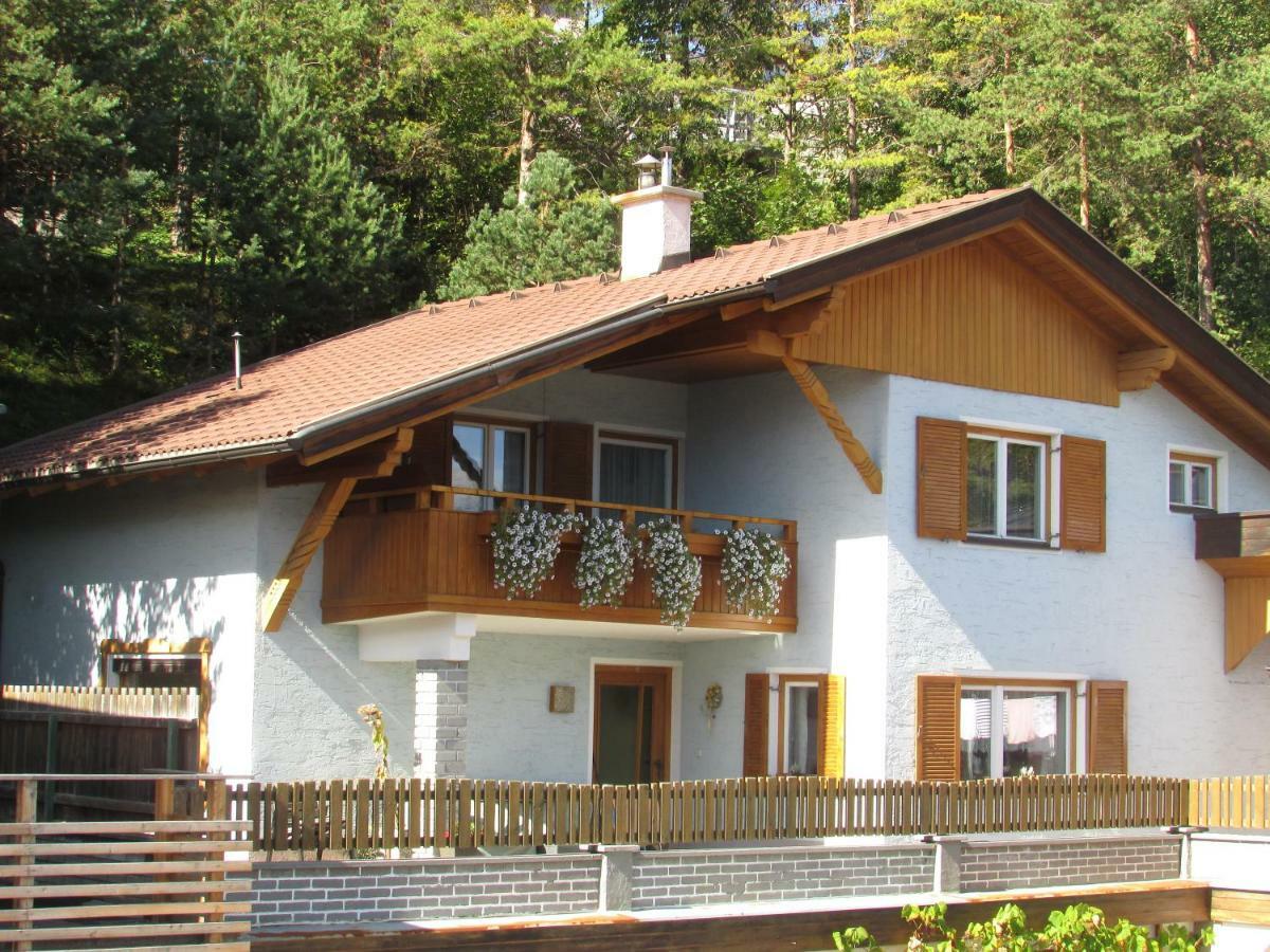 Ferienhaus Tschenett امست المظهر الخارجي الصورة